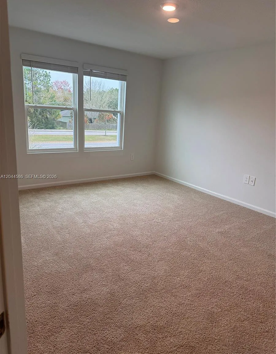 3 bed, 2.5 bath, $1,900 — Photo 2
