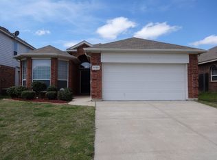 9725 Minton Dr, Fort Worth, TX 76108