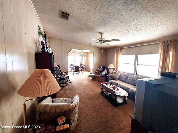 3rd image of 426 Kumquat Dr