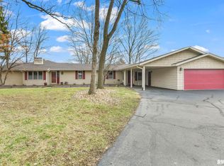 252 Maple Grove Ln, Springfield, IL 62712