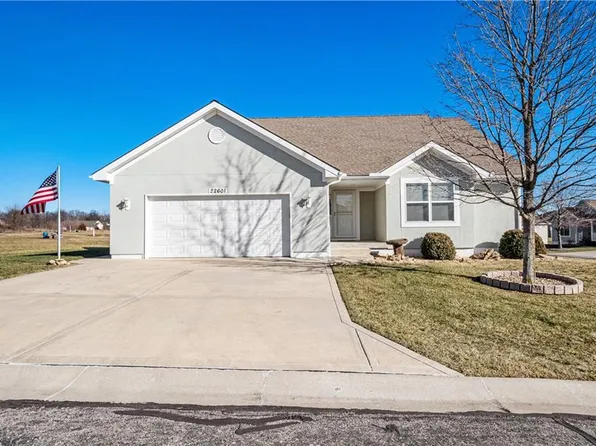 22601 Bailey St, Peculiar, MO 64078