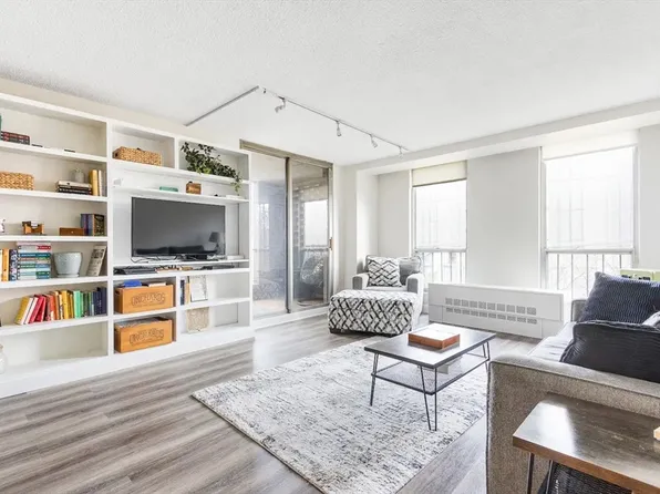 33 Pond Ave APT 524, Brookline, MA 02445