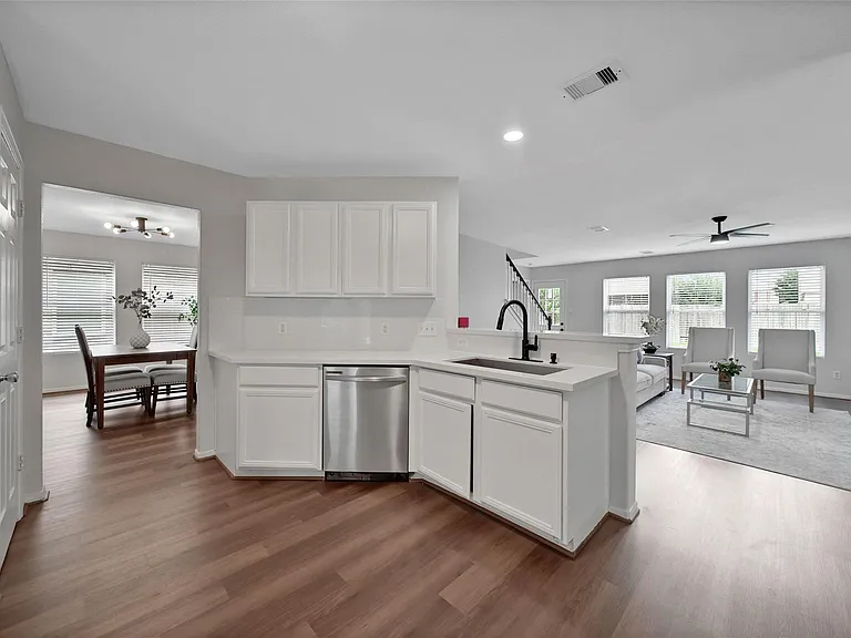 3022 Madison Elm St — Photo 9