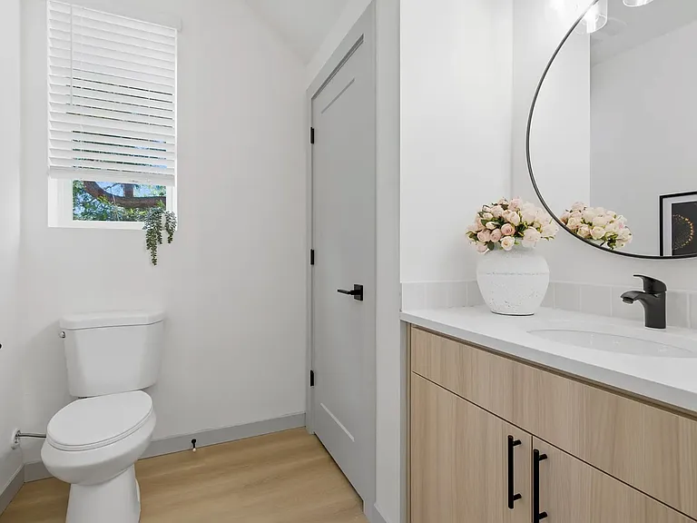 L0661 - SE 60th Cottage Community — Photo 9