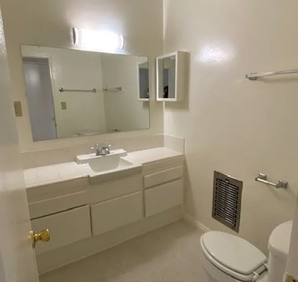 511 Avenue G — Photo 6