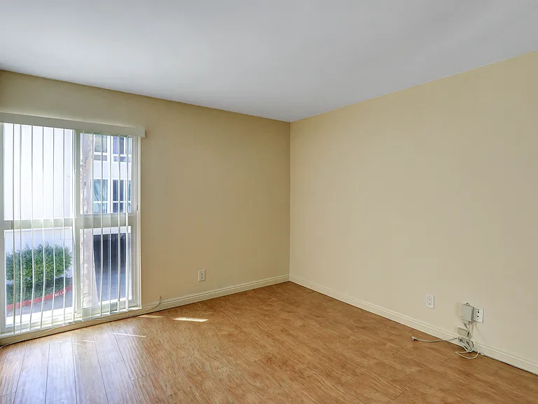 611 S Prospect Ave #102 — Photo 19