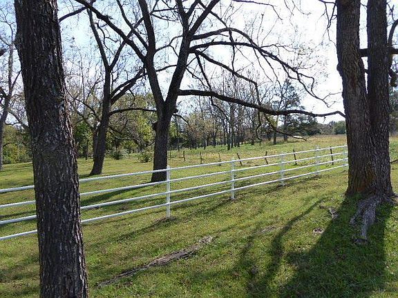 4th image of 7644 N Farm Road 129