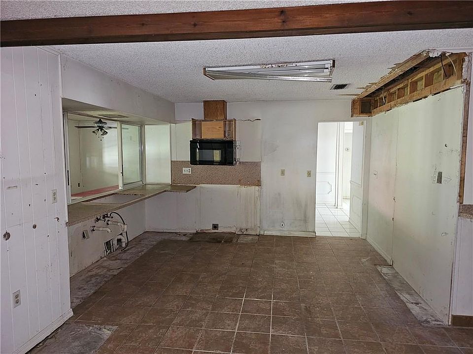 1st image of 2428 SW 18th Court