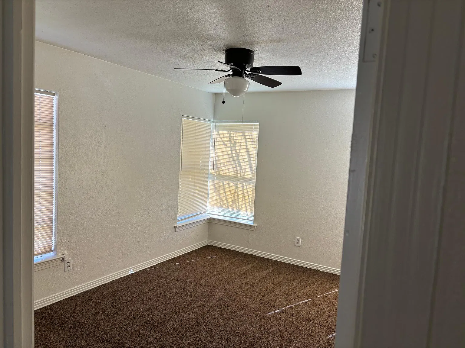 3 bed, 1.5 bath, 1308 sqft, $1,600 — Photo 4