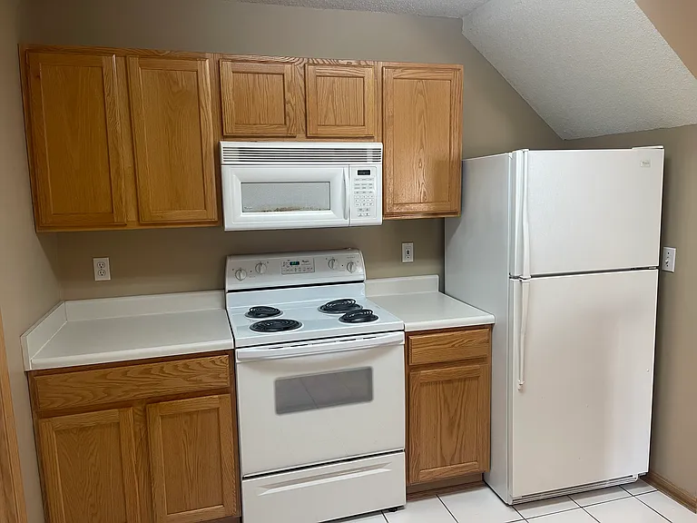 811 Burr Oaks Dr #502 — Photo 18
