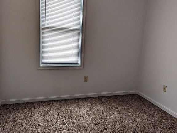 4th image of 303 Half St #6