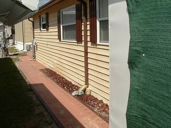 5th image of 37625 Arch Ln