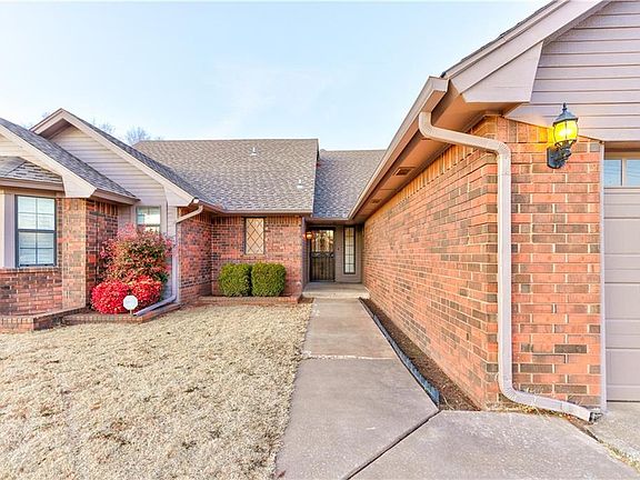 2nd image of 4617 SE 35th St