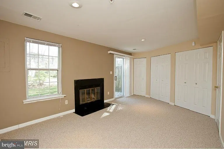 3 bed, 2.5 bath, 2015 sqft, $2,800 — Photo 4