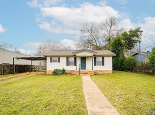 1209 N Olive St, Gladewater, TX 75647