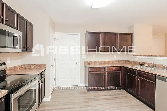 5612 Idlewild Rd — Photo 10