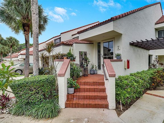 3rd image of 101 Sea Oats Dr #H