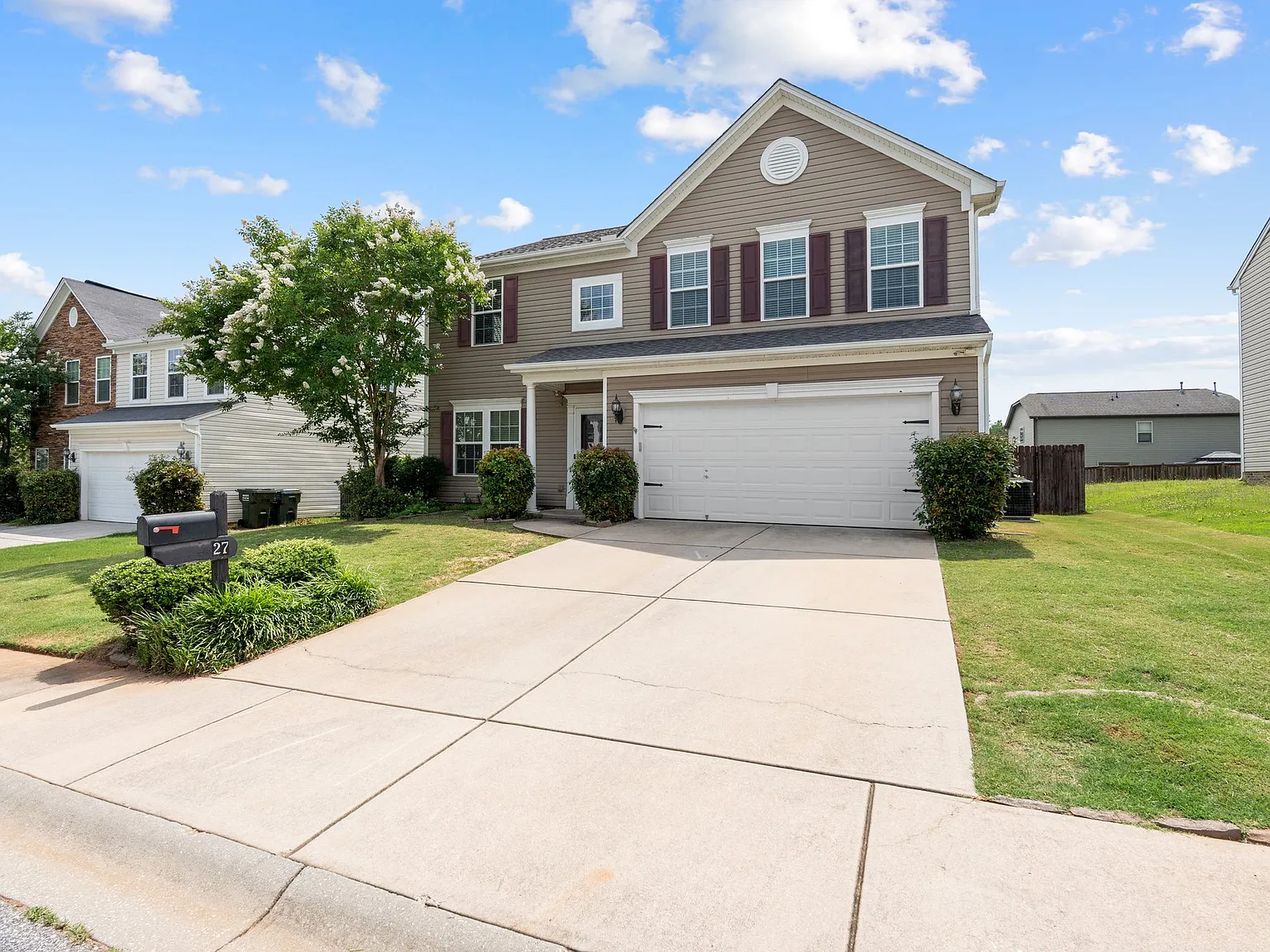 4 bed, 2.5 bath, 2275 sqft, $2,325 — Photo 3