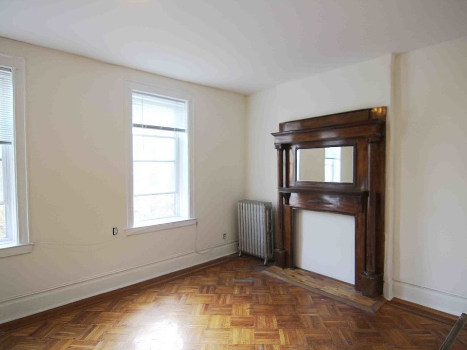 1st image of 292 Rogers Ave #2