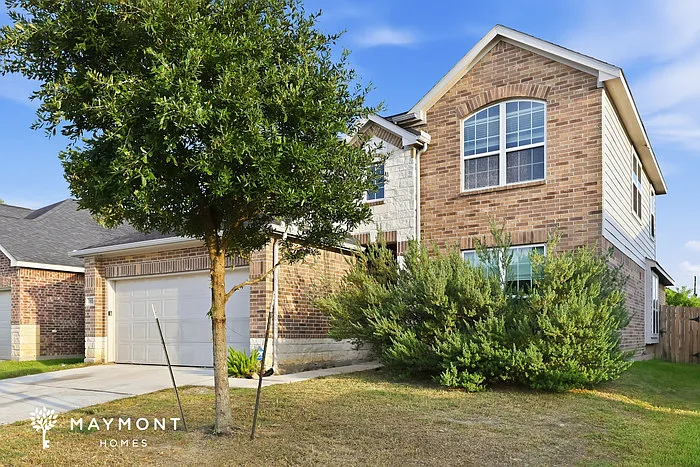4 bed, 2.5 bath, 2295 sqft, $2,305 — Photo 2