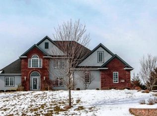 W315S3181 Harvest View Dr, Waukesha, WI 53189