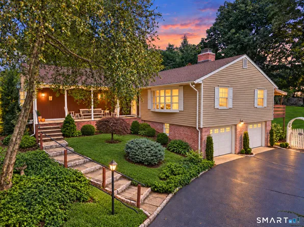 4 Lookout Lane, Westport, CT 06880