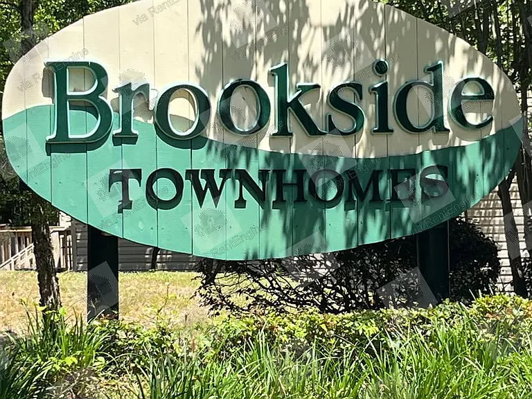 4278 Brookside Dr — Photo 2