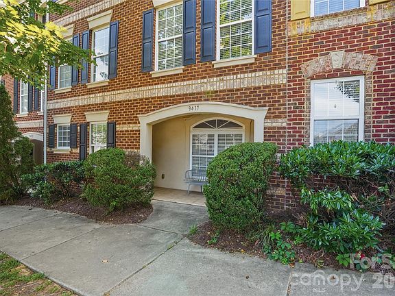 2nd image of 9417 Kings Parade Blvd