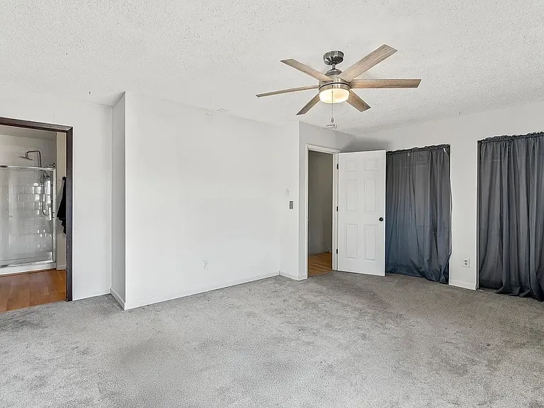 125 Franklin Ave #509 — Photo 6
