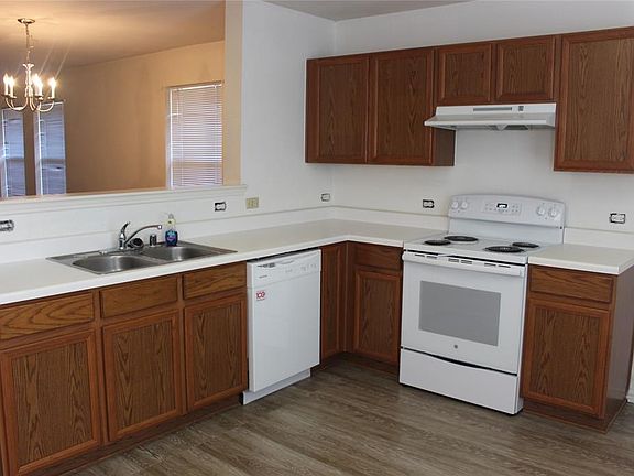 4th image of 1508 Breeze Ln