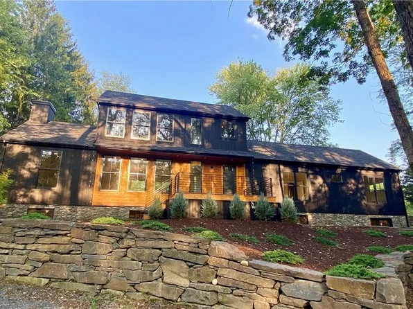 34 Sky Park Lane, Red Hook, NY 12571