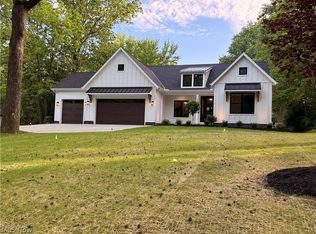 23425 Bryden Rd, Shaker heights, OH 44122