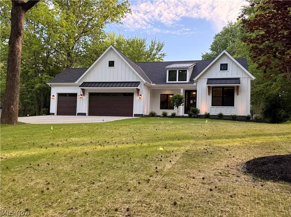 23425 Bryden Rd, Shaker Heights, OH 44122