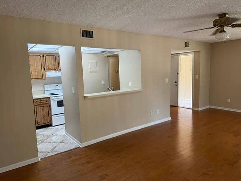130 Jasmine Woods Ct #9D — Photo 26