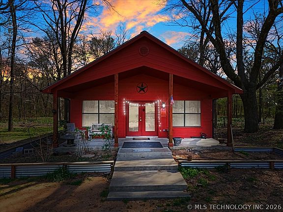 2nd image of 2576 Winnett Rd