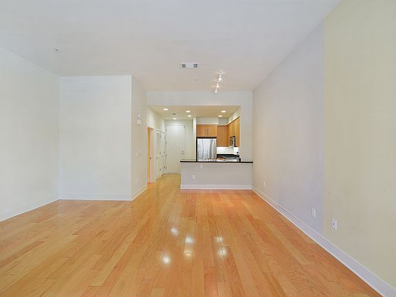 3rd image of 1 E Julian St Unit 121