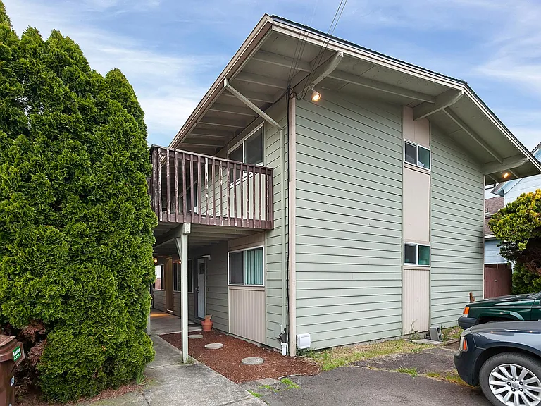 350 W Clackamas Blvd — Photo 17