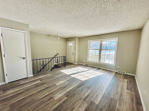 3rd image of 1811 SW Skyline Dr