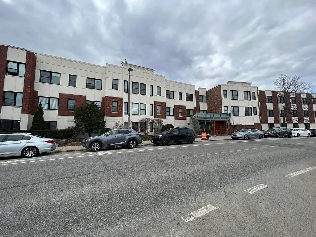 2 bed, 2.0 bath, 967 sqft, $3,200 — Photo 3