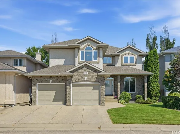 718 Brookhurst LANE, Saskatoon, SK S7V 1G1