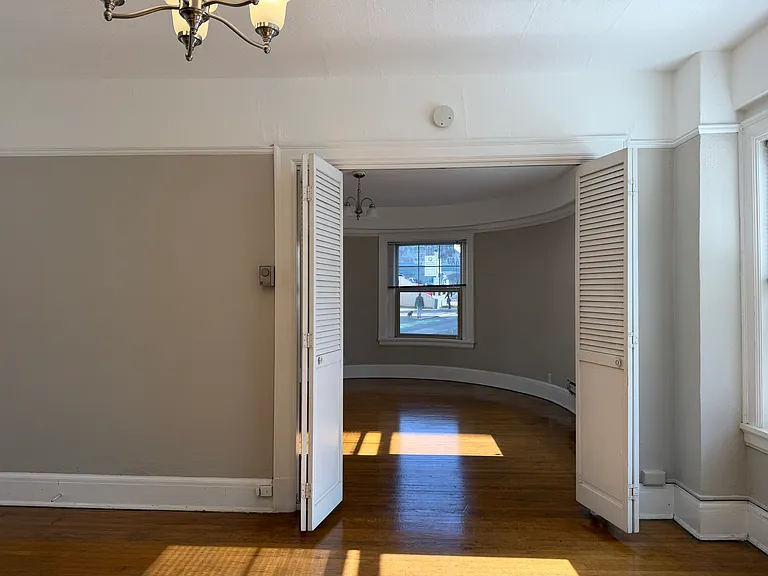 Sherwood Apartments — Photo 20
