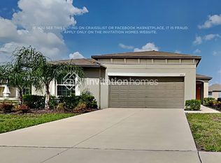 1408 Flower Dust Dr, Ruskin, FL 33570