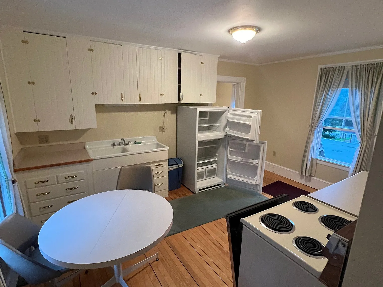 33 E Summer St (Apt 1) — Photo 3
