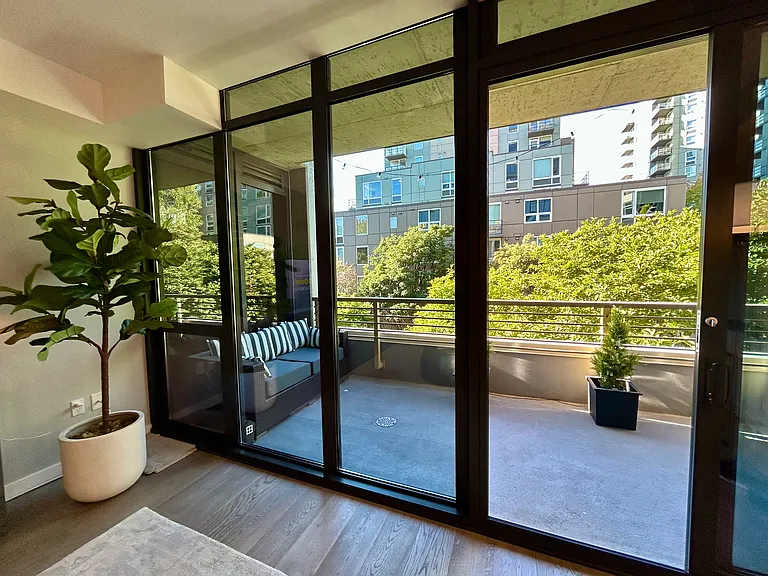 2716 Elliott Ave #309 — Photo 3