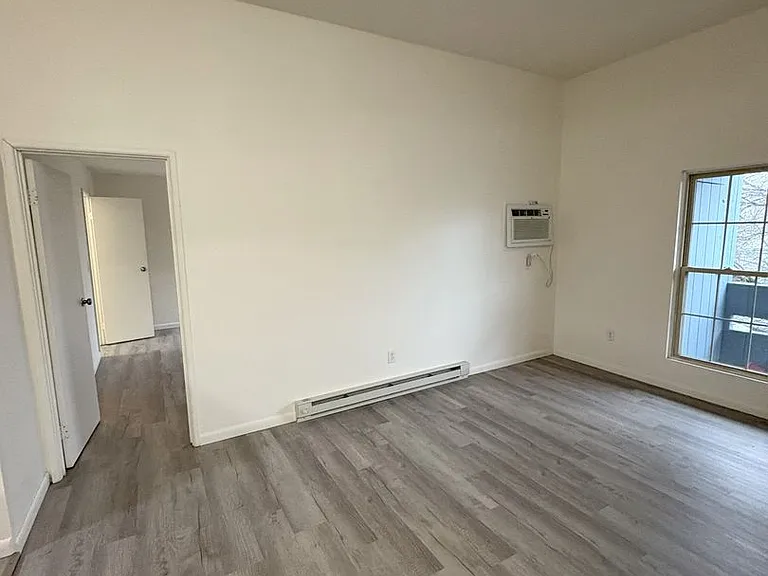 University Park Apartments near Cornell University — Photo 168