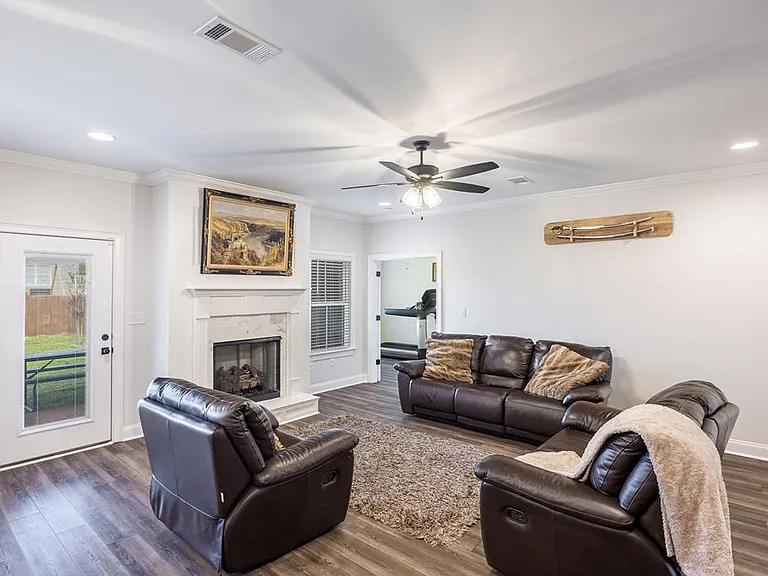 616 Charleston Mills Dr — Photo 8