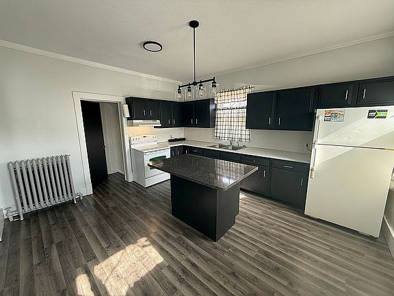 3rd image of 802 7th St