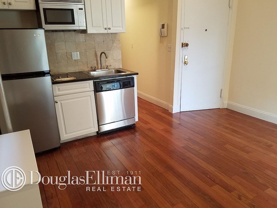 2nd image of 111 E 7th St APT 62