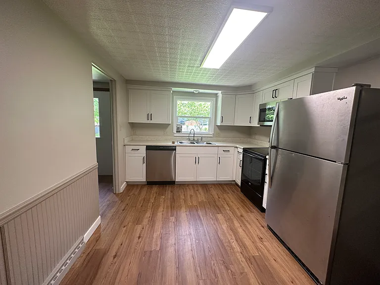 1728 Wayside Dr — Photo 9