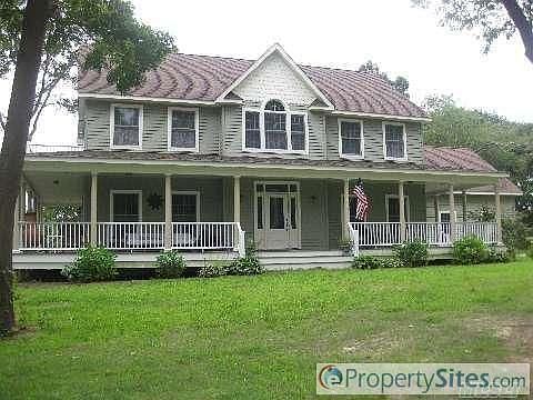 1st image of 82 Moriches Ave